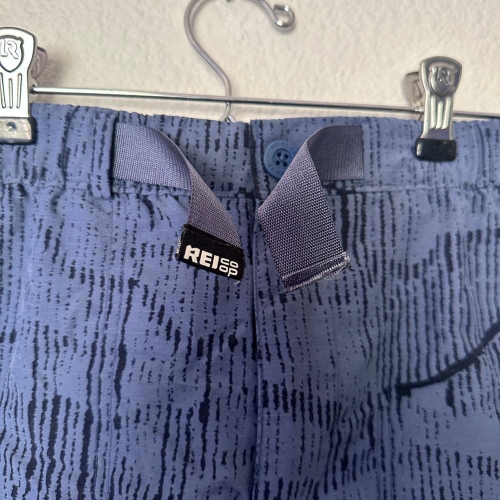 REI Women’s Active Shorts Medium - Picture 2 of 4